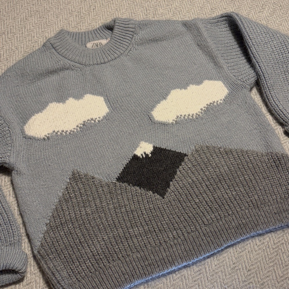 Zara Light Gray blue Knit Sweater Mountains and Clouds.  Size 3-4Y - Picture 2 of 7